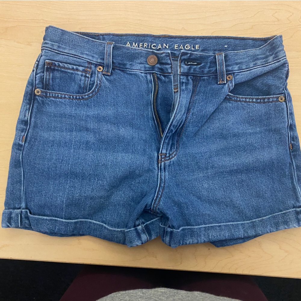 American Eagle Mom Jean Shorts Size 4
